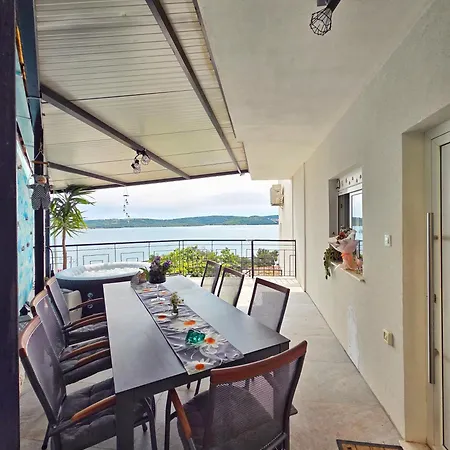 Tia, Private Terrace, Sea View, Jacuzzi Apartment *