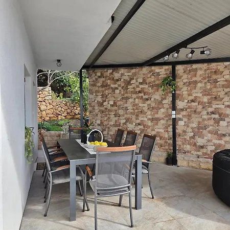 Tia, Private Terrace, Sea View, Jacuzzi Trogir