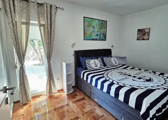 Tia, Private Terrace, Sea View, Jacuzzi * 트로기르