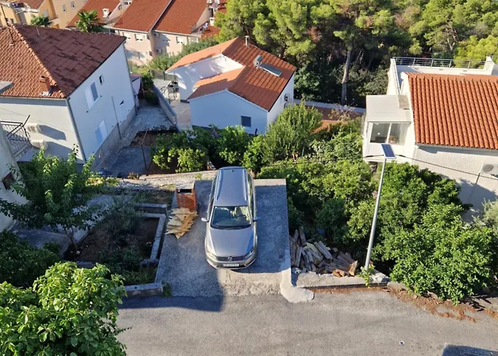 Tia, Private Terrace, Sea View, Jacuzzi * 트로기르